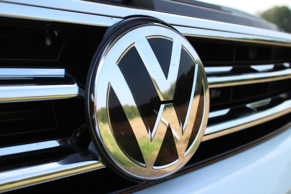 Volkswagen показал рекордное падение квартальных поставок с 2022 года Volkswagen показал рекордное падение квартальных поставок с 2022 года