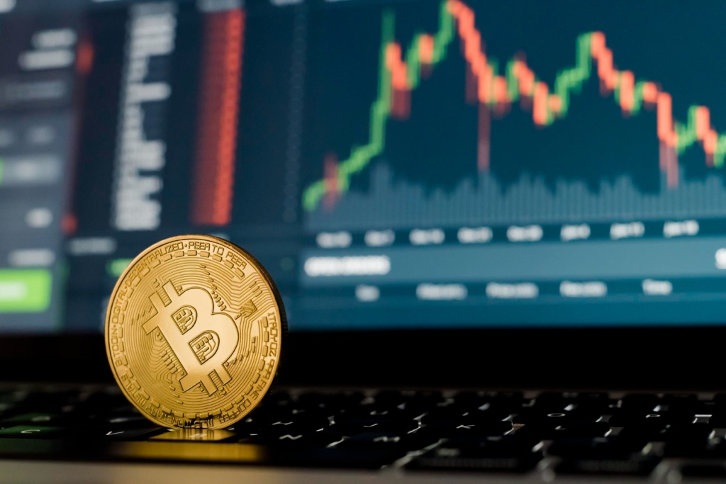 Криптовалютный шок: биткоин рухнул, майнеры терпят убытки