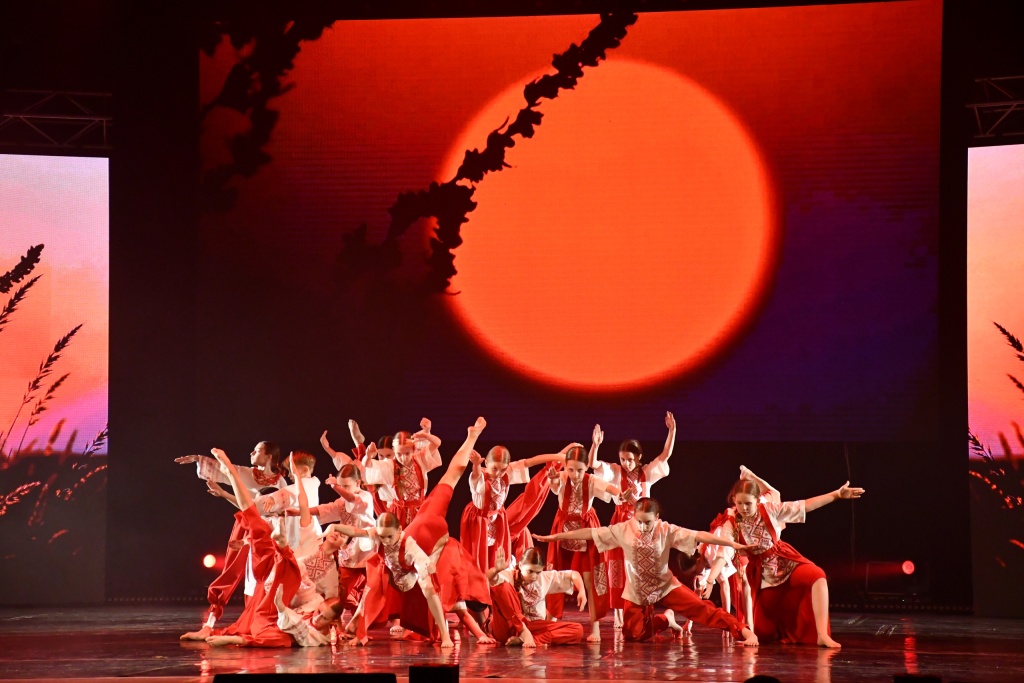 40 лет вдохновения и движения: театр танца „Нон‑Стоп“ с юбилеем поздравил Председатель Ивановской гордумы Александр Кузьмичёв