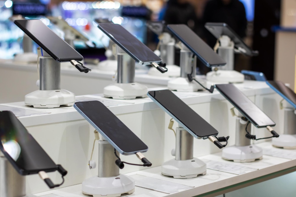 Samsung выводит на рынок новую линейку складных смартфонов