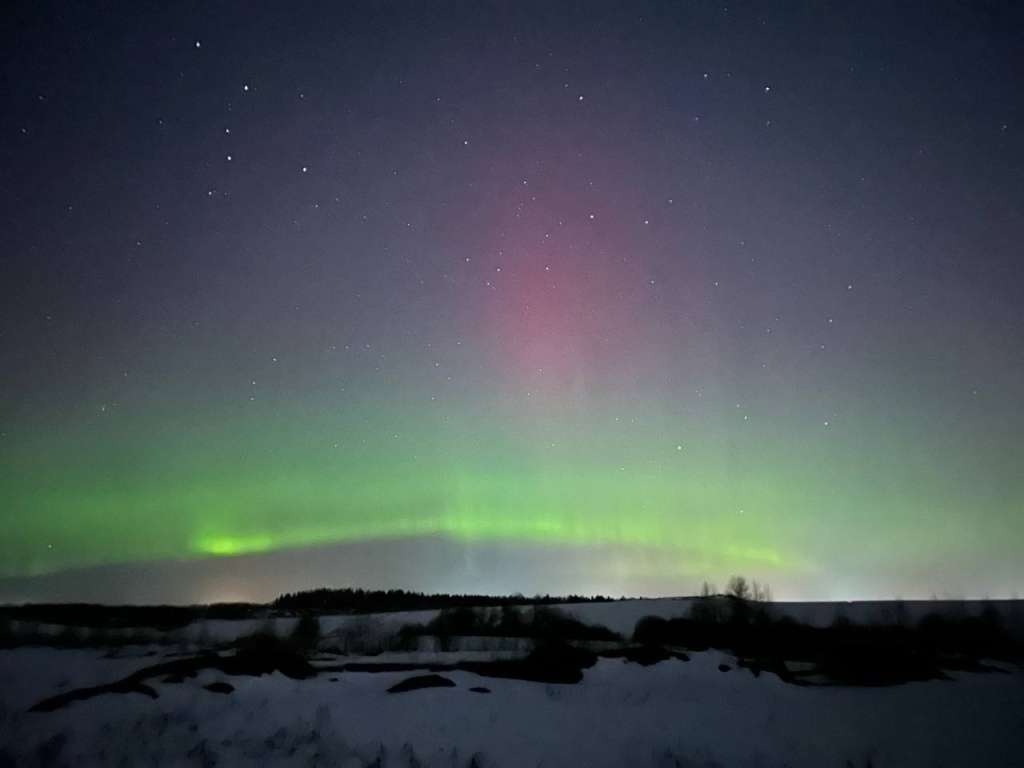 Волоколамцы выкладывают в сеть фотографии полярного сияния
