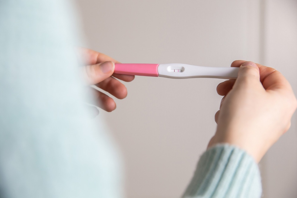 «Ведомости»: в РФ резко выросли продажи тестов на беременность