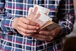 В Челябинске в отношении топ-менеджера крупной компании возбудили два уголовных дела о получении взяток с вымогательством
